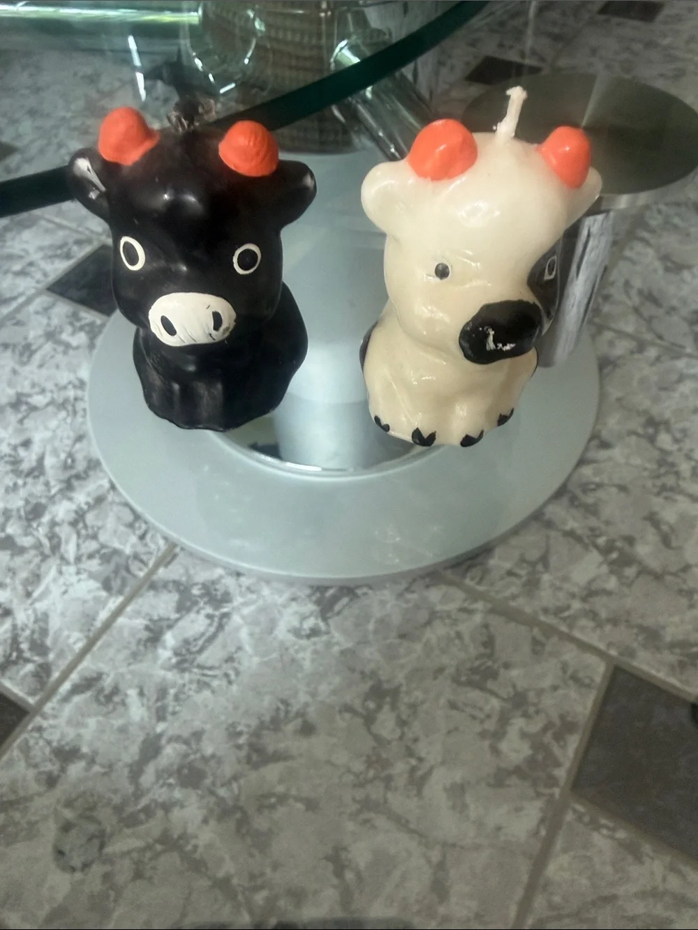 Decorative Cow-Shaped Candle - Black and Cream